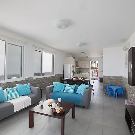 Holiday home Moderne, Geraeumige Am Mit Pool Ayia Napa