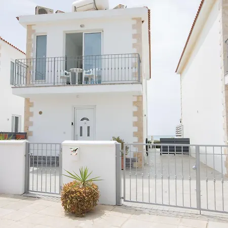 Moderne, Geraeumige Am Mit Pool Casa vacanze