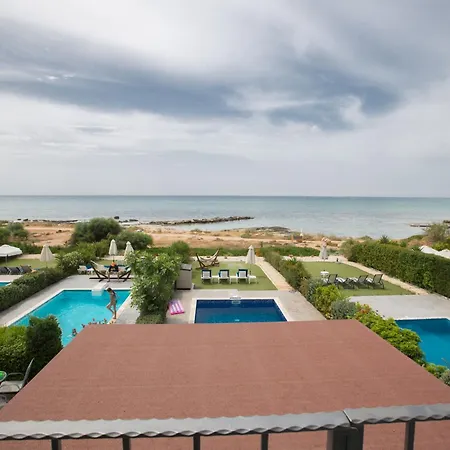 Moderne, Geraeumige Am Mit Pool Ayia Napa
